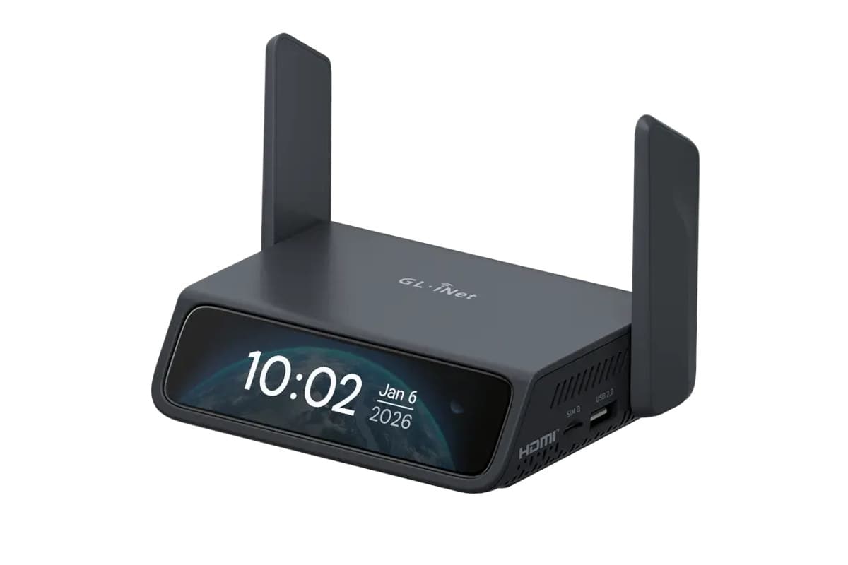 GL.iNet Comet 5G – A KVM over IP solution with 5G RedCap Cellular connectivity, 3.69-inch touchscreen display